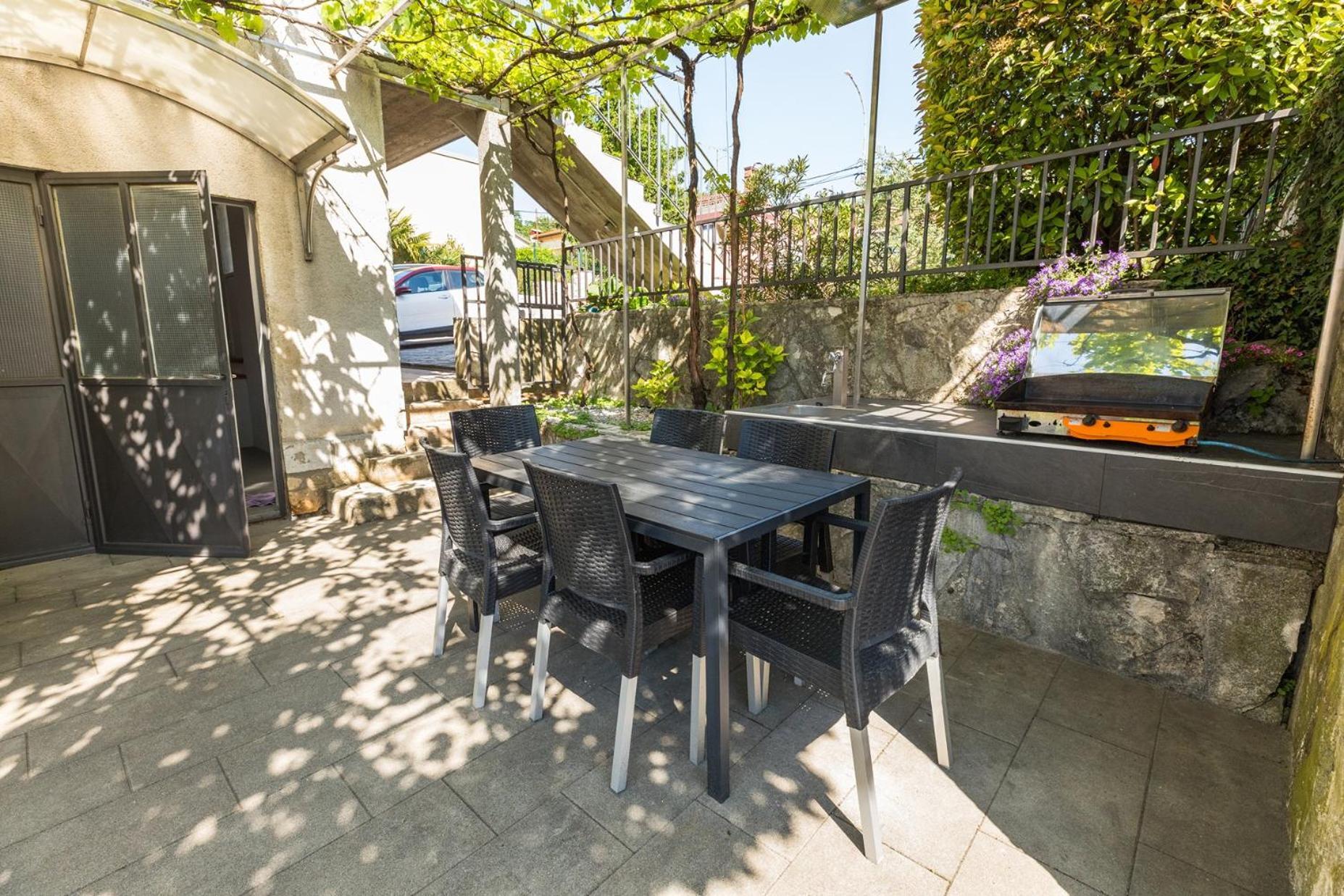 Apartments Dorijan With Pool Matulji Exterior photo