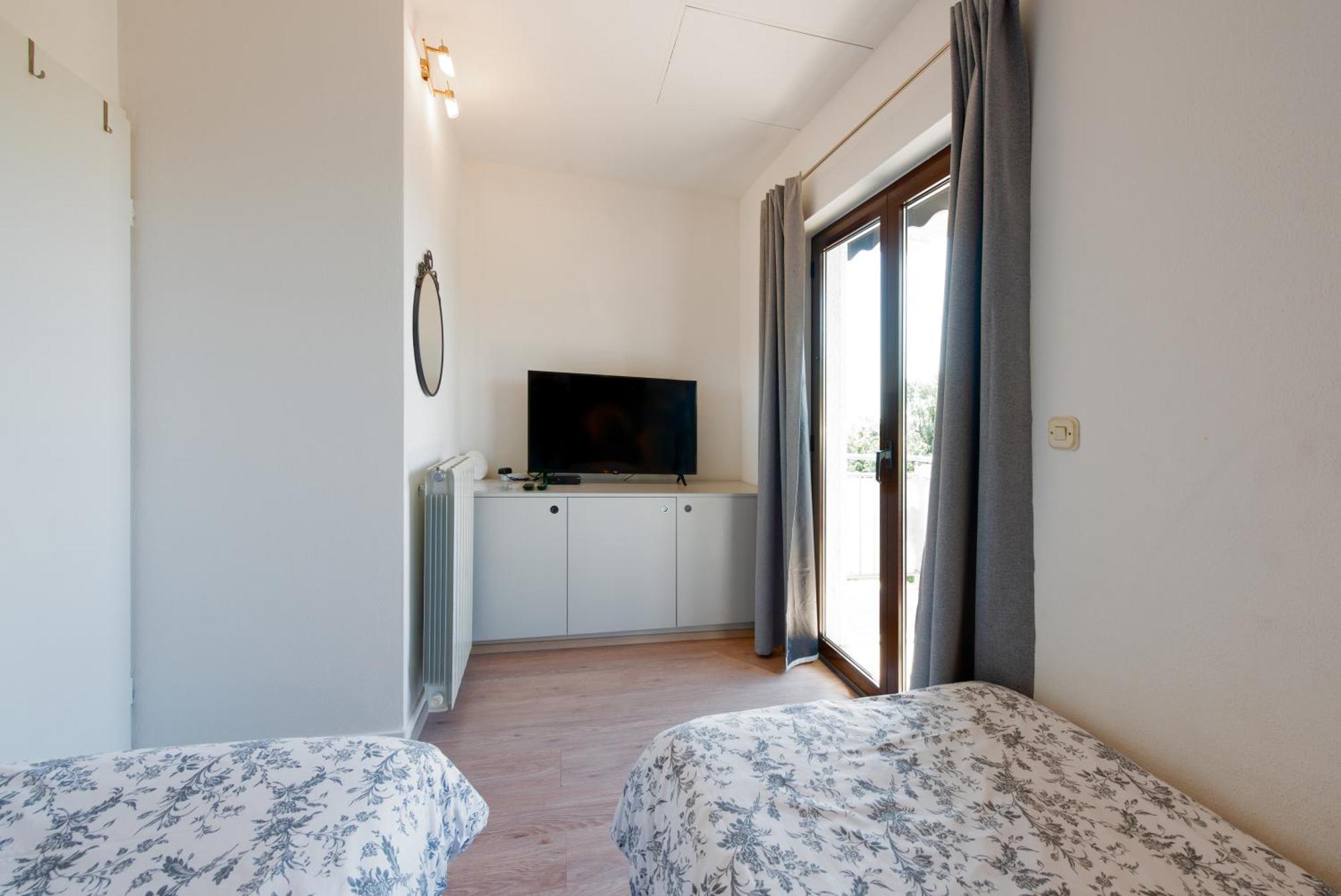 Apartments Dorijan With Pool Matulji Exterior photo