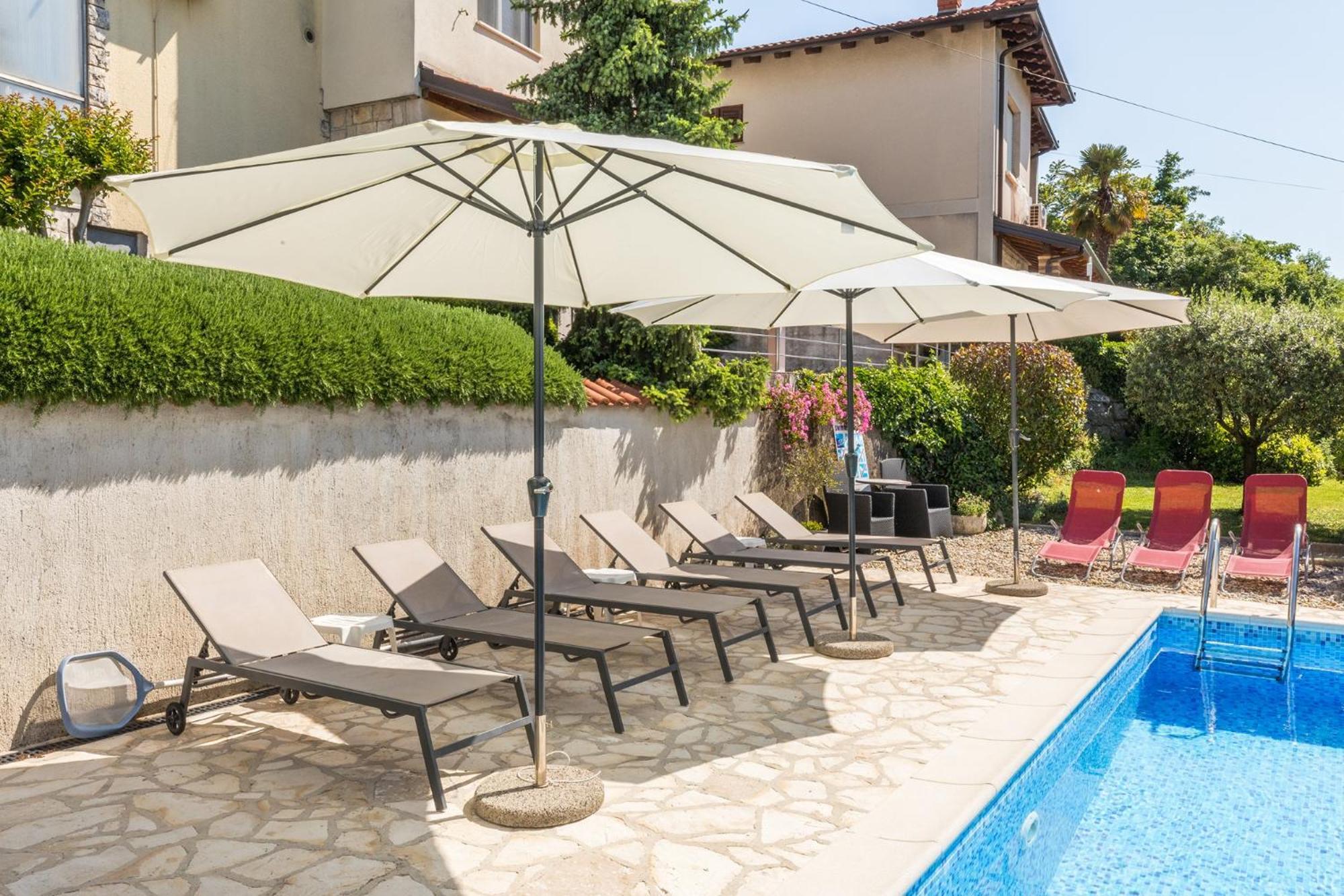 Apartments Dorijan With Pool Matulji Exterior photo
