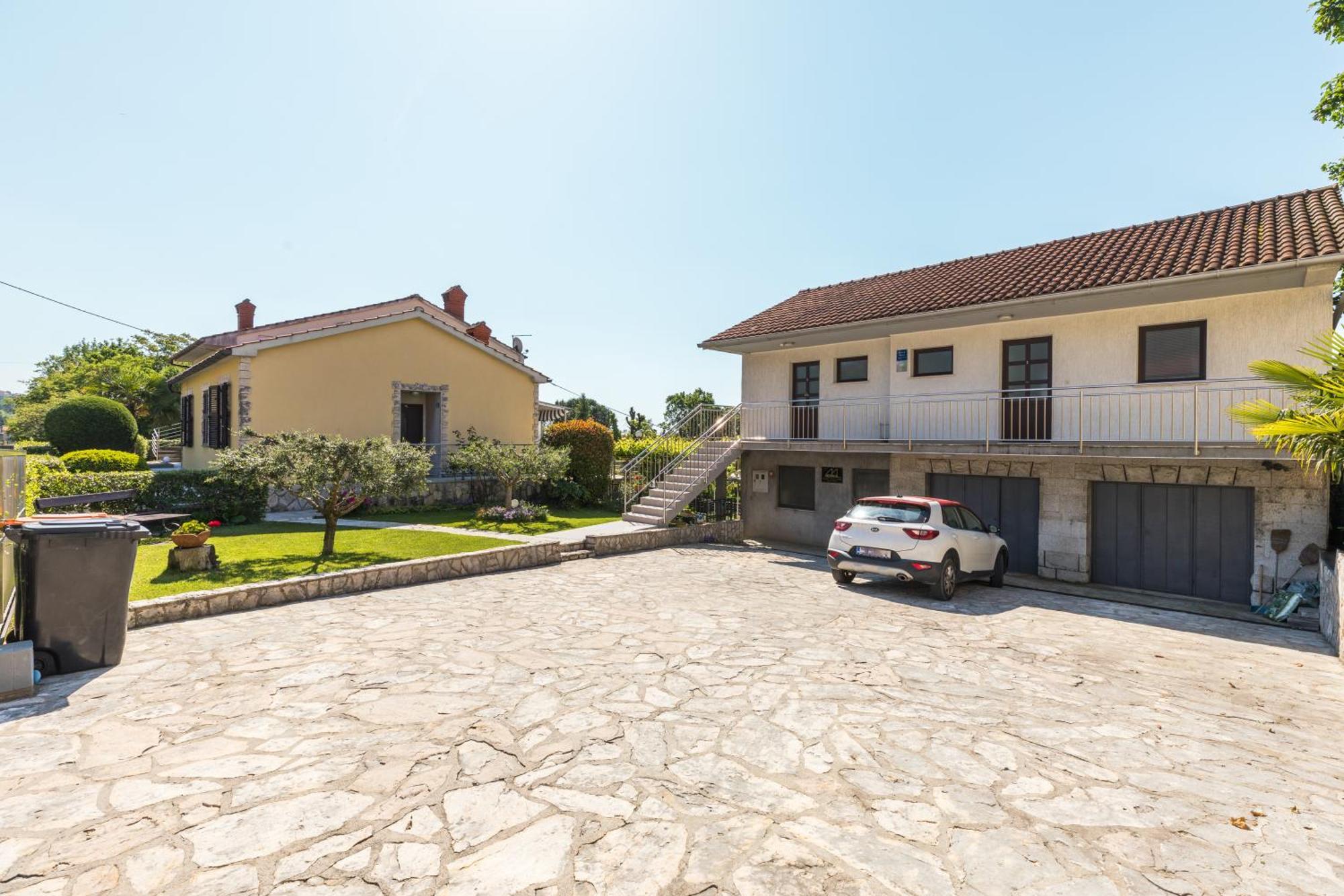 Apartments Dorijan With Pool Matulji Exterior photo